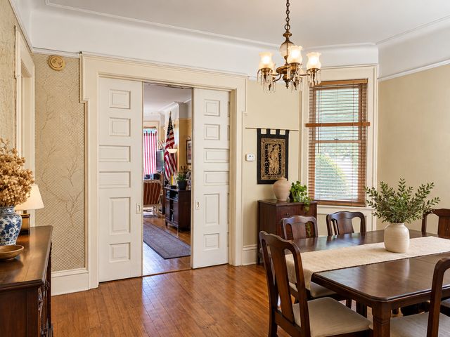 4426 N Damen Avenue, Chicago, IL 60625