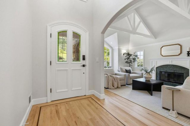 208 Stanford Avenue, Menlo Park, CA 94025