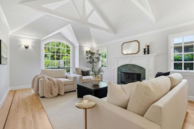 208 Stanford Avenue, Menlo Park, CA 94025