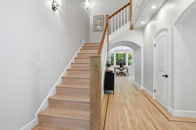 208 Stanford Avenue, Menlo Park, CA 94025