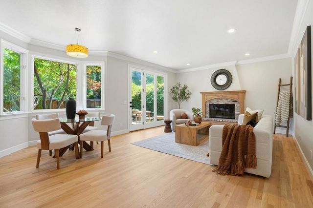 208 Stanford Avenue, Menlo Park, CA 94025