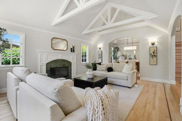 208 Stanford Avenue, Menlo Park, CA 94025