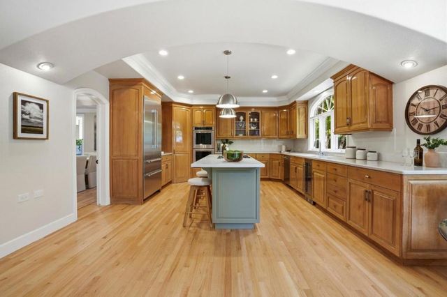 208 Stanford Avenue, Menlo Park, CA 94025