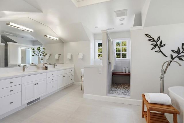 208 Stanford Avenue, Menlo Park, CA 94025