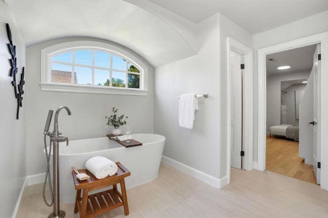 208 Stanford Avenue, Menlo Park, CA 94025