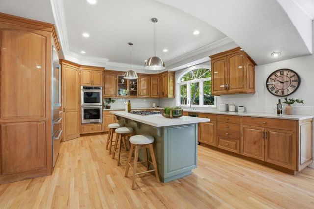 208 Stanford Avenue, Menlo Park, CA 94025