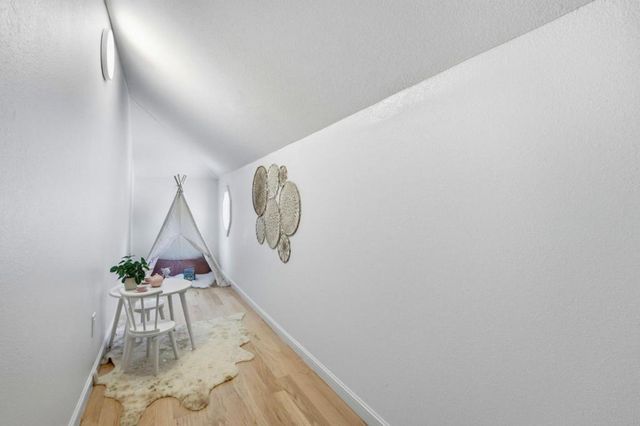 208 Stanford Avenue, Menlo Park, CA 94025