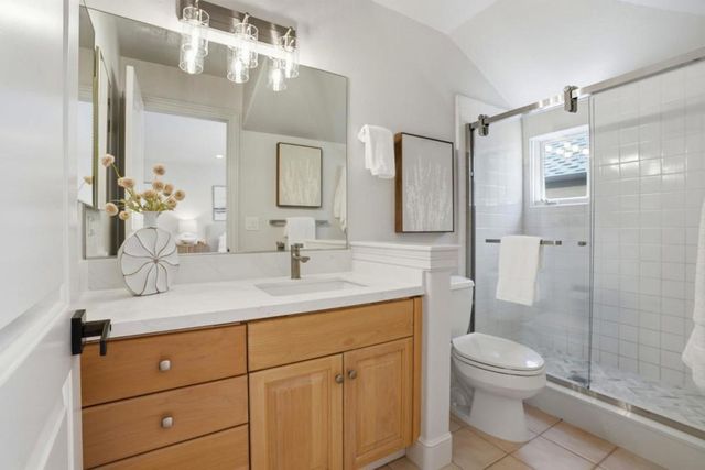 208 Stanford Avenue, Menlo Park, CA 94025