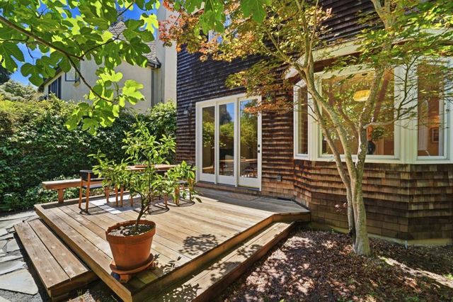 208 Stanford Avenue, Menlo Park, CA 94025