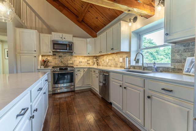 2650 S ROBY FARM RD, Rocheport, MO 65279
