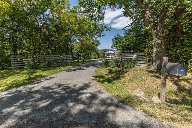 2650 S ROBY FARM RD, Rocheport, MO 65279