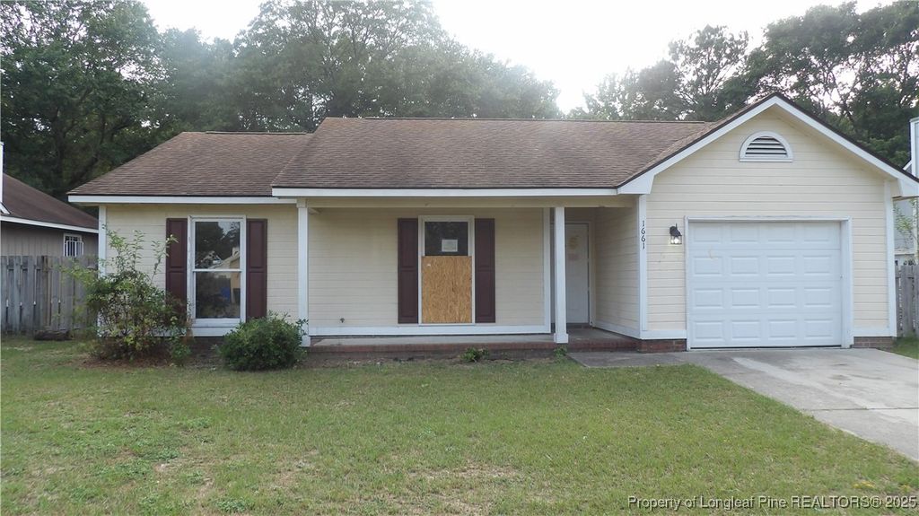 1661 Veanna Drive, Fayetteville, NC 28301