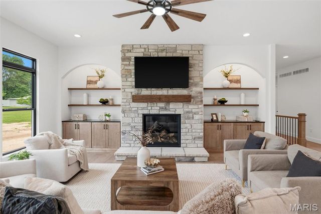 11 Stonebriar Estates Court, Unincorporated, MO 63385