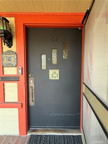 287 Kennebec Avenue, Long Beach, CA 90803