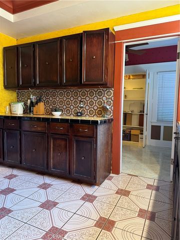 287 Kennebec Avenue, Long Beach, CA 90803