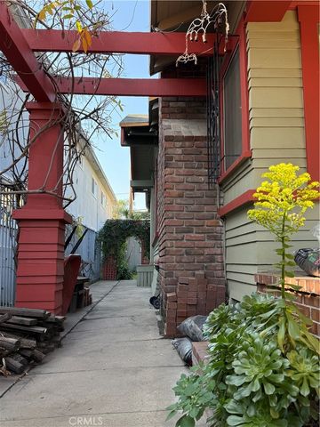 287 Kennebec Avenue, Long Beach, CA 90803