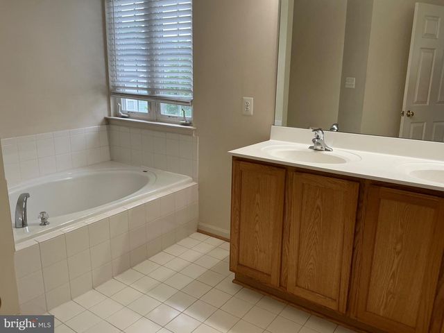 7209 BLADEN PL, Gainesville, VA 20155
