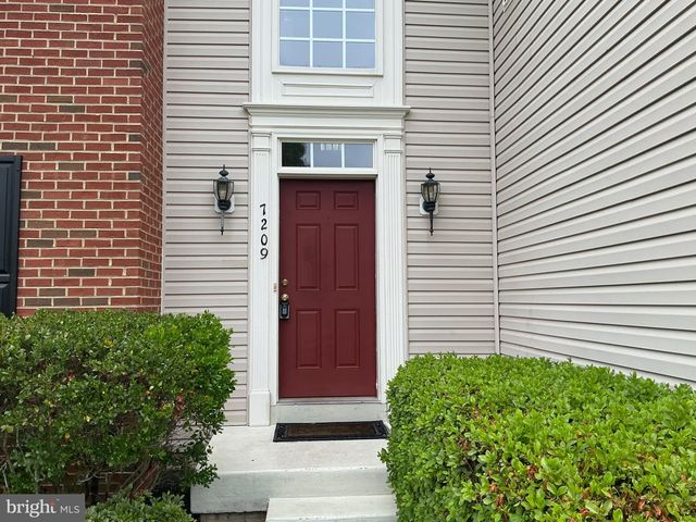 7209 BLADEN PL, Gainesville, VA 20155