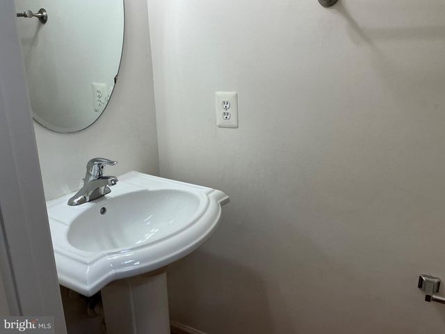 7209 BLADEN PL, Gainesville, VA 20155