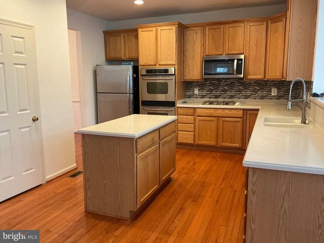 7209 BLADEN PL, Gainesville, VA 20155