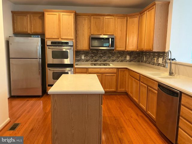 7209 BLADEN PL, Gainesville, VA 20155