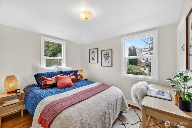 10016 13th Avenue NW, Seattle, WA 98177