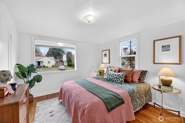 10016 13th Avenue NW, Seattle, WA 98177