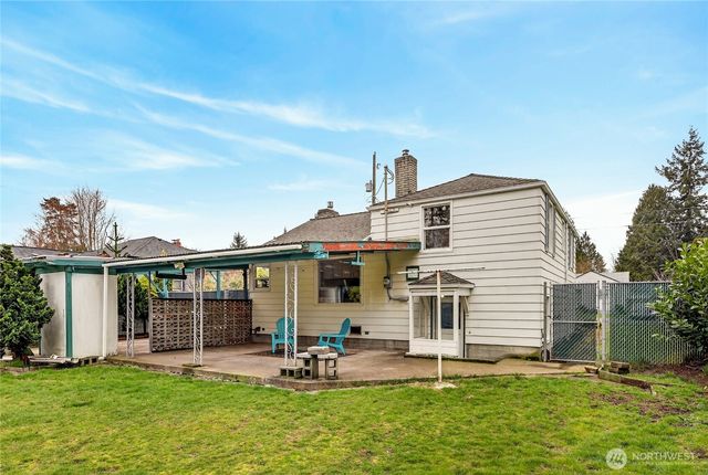 10016 13th Avenue NW, Seattle, WA 98177