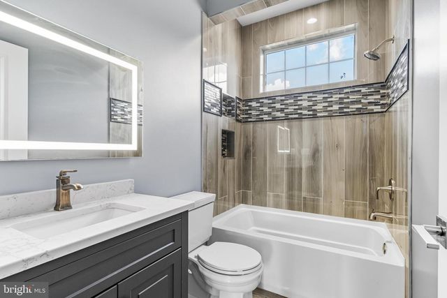 8213 HOCKING PL, Alexandria, VA 22309