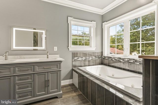 8213 HOCKING PL, Alexandria, VA 22309