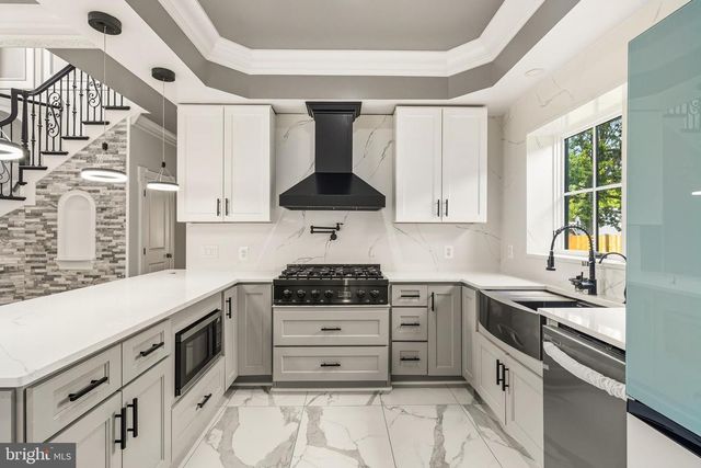 8213 HOCKING PL, Alexandria, VA 22309