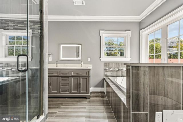 8213 HOCKING PL, Alexandria, VA 22309