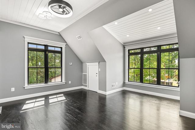 8213 HOCKING PL, Alexandria, VA 22309