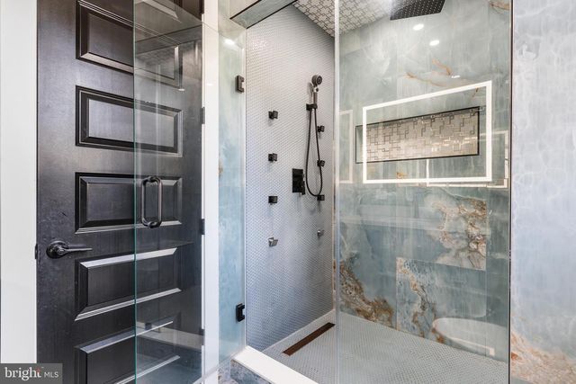 8213 HOCKING PL, Alexandria, VA 22309