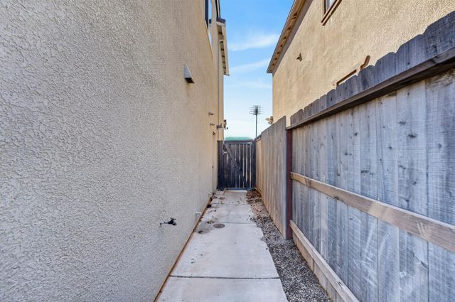 3863 Ivan Way, Rancho Cordova, CA 95742