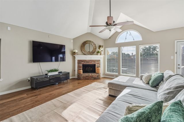 1060 Jennifer Place, Lewisville, TX 75077