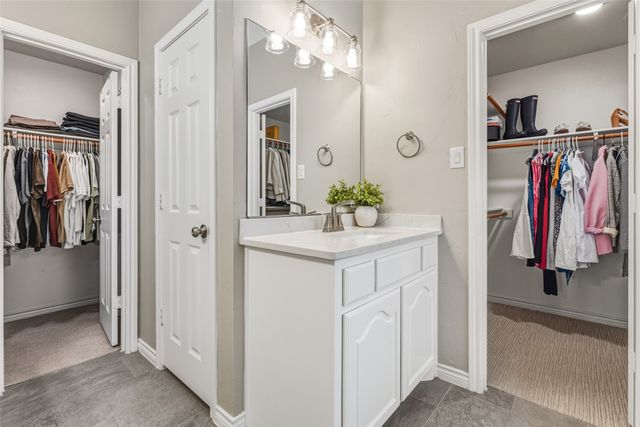 1060 Jennifer Place, Lewisville, TX 75077