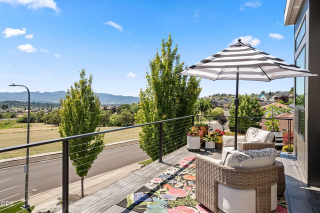 4310 Tamarack Drive, Medford, OR 97504