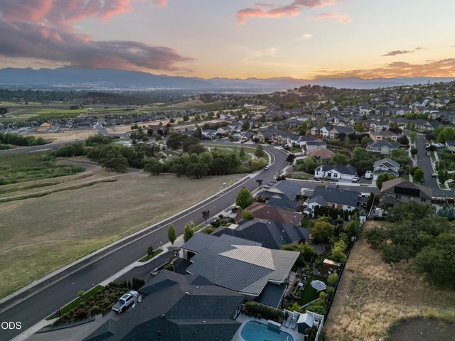 4310 Tamarack Drive, Medford, OR 97504