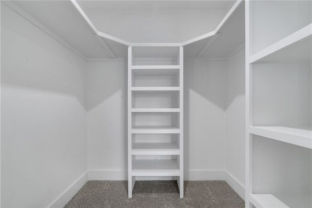 79 Suburban Parkway, Warwick, RI 02889