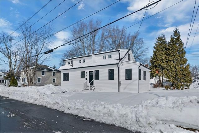 79 Suburban Parkway, Warwick, RI 02889