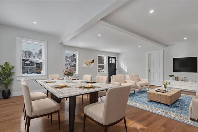 79 Suburban Parkway, Warwick, RI 02889