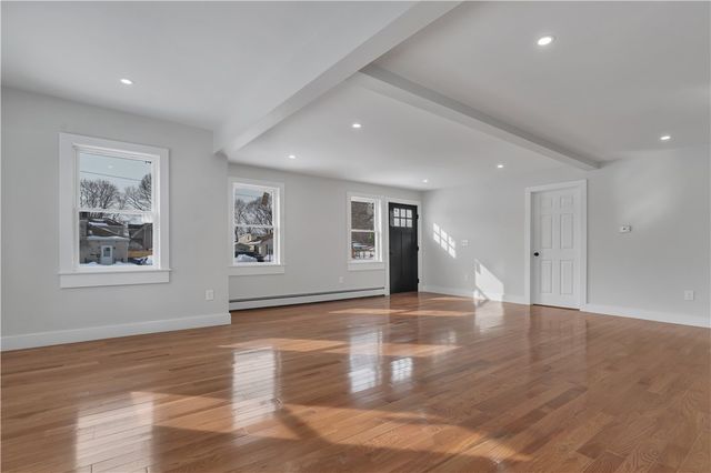 79 Suburban Parkway, Warwick, RI 02889