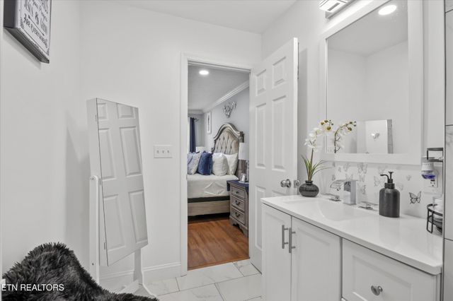 7256 Haynesfield Lane, Knoxville, TN 37918