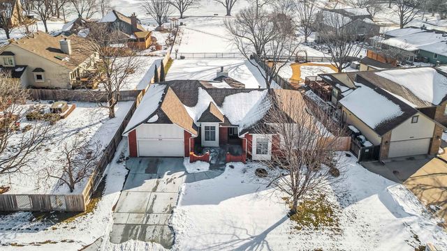 4834 N Homestead St, Bel Aire, KS 67220