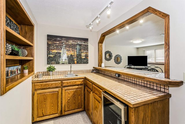 4834 N Homestead St, Bel Aire, KS 67220