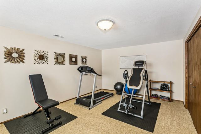 4834 N Homestead St, Bel Aire, KS 67220