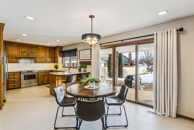 4834 N Homestead St, Bel Aire, KS 67220