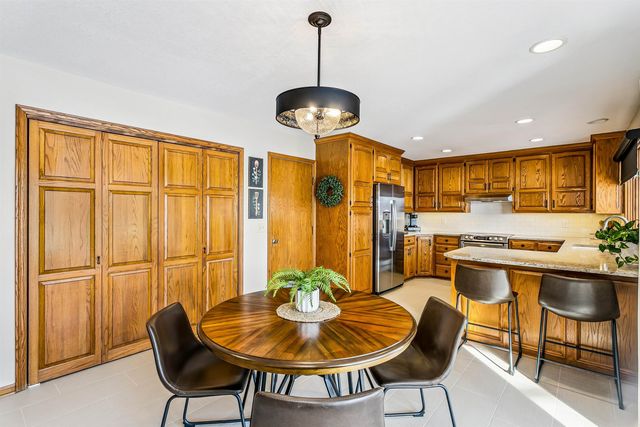 4834 N Homestead St, Bel Aire, KS 67220