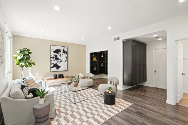 17 Deerwood West, Irvine, CA 92604